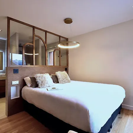 1850 : Elegant Apt. Neuf A 3 Min Des Pistes, Parking Inclus - Fr-1-575-249 * Куршевель